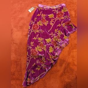 🎉🎉 floral asymmetrical skirt